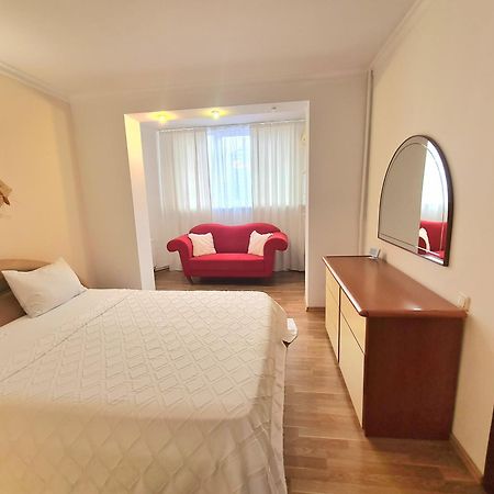 Stefan Cel Mare Apartment Chisinau Ngoại thất bức ảnh