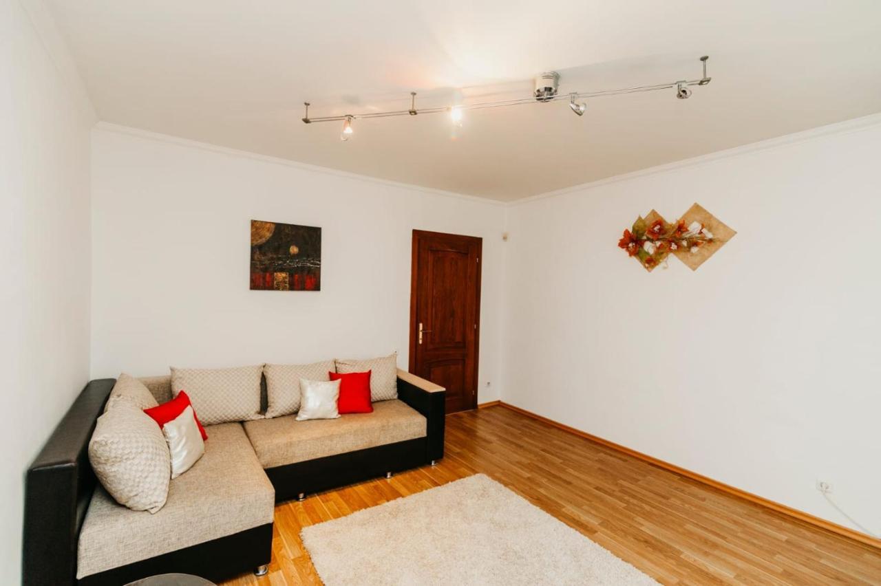 Stefan Cel Mare Apartment Chisinau Ngoại thất bức ảnh