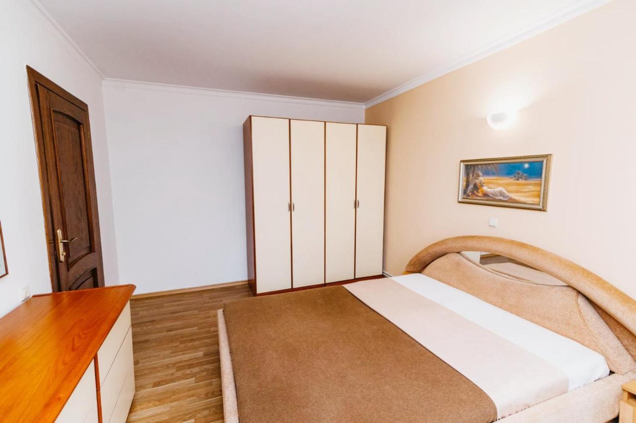 Stefan Cel Mare Apartment Chisinau Ngoại thất bức ảnh